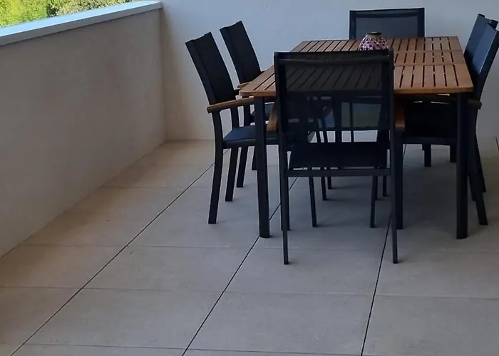 Bel F3 Proche De La *